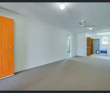 Neat & Convenient Home in North Mackay - Photo 1