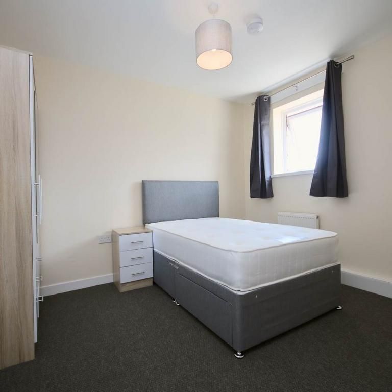 1 bedroom in a house share to rent - Photo 1