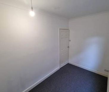 2 bedroom property to rent in Grimsby - Photo 2