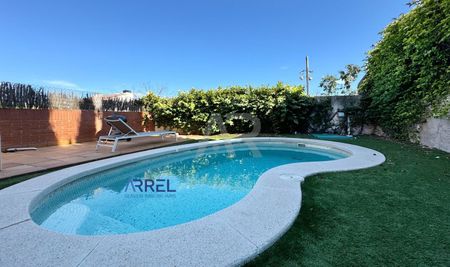 Casa adosada de alquiler en Carrer Avellaners, Alella - Photo 4