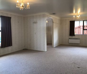 It's the LOCATION! - Photo 1