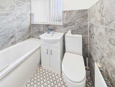 3 bedroom terraced house to rent - Photo 2