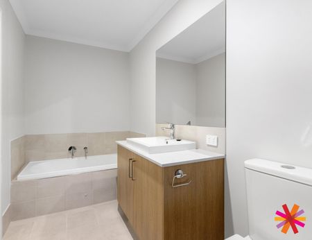 MODERN 4X2 HOME FOR RENT IN UPPER SWAN - Photo 3