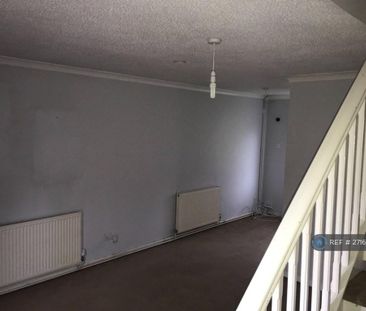 2 bedroom semi-detached house to rent - Photo 6