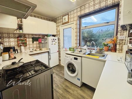 3 bedroom terraced house to rent - Photo 5