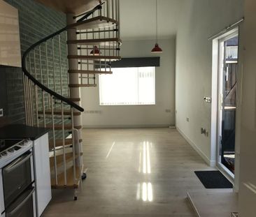 1 bedroom semi-detached house to rent - Photo 2