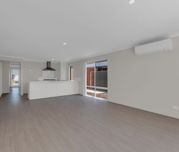 Four Bedroom Family Home in South Yunderup - Photo 3