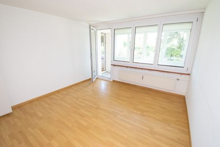Spacieux appartement de 3,5 pièces dans un emplacement central - Foto 2