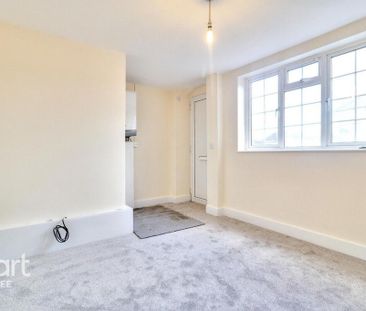 2 bedroom maisonette to rent - Photo 1