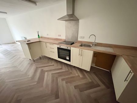 HineHall, Mapperley, NOTTINGHAM - Photo 3