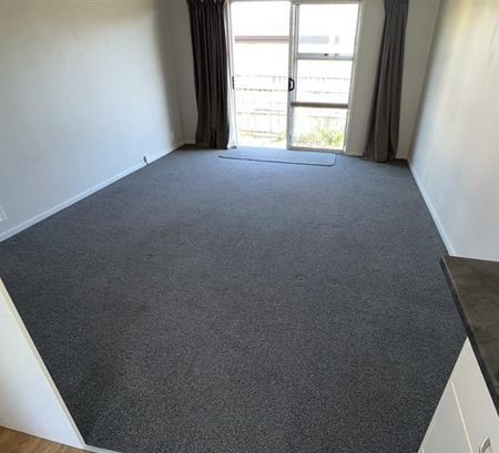 Perfectly Located, Tidy, Semi Modern Living - Photo 2