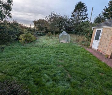 2 bedroom bungalow to rent - Photo 1