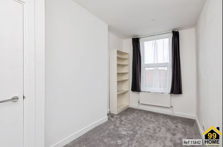2 bed Maisonette in Kent House Road , London, SE26 5LN - Photo 2