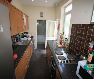 4 bedroom terraced house to rent - Photo 2