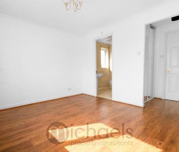 4 bedroom detached house to rent - Photo 1