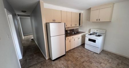 313 Midland Ave, #9 Midland | $1595 per month | Plus Hydro - Photo 3