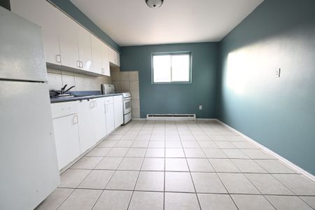 For Lease - 390 Dean Avenue, Oshawa, Ontario - Photo 3