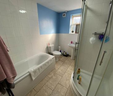 3 bedroom terraced house to rent - Photo 4