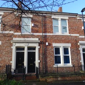 Dilston Road, Newcastle Upon Tyne, Tyne and Wear, NE4 5AB A 2 bedroom Ground Floor Flat for rent available from 11/10/2025 - Photo 2