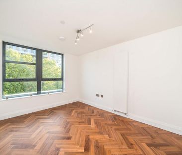 3 bedroom flat to rent - Photo 4