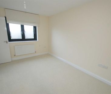 Corner Farm Place Pennine Way, HP2 5PN, Hemel Hempstead - Photo 2