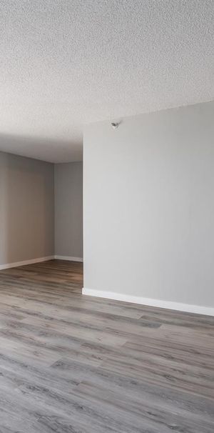 Line 06 - 1951 Maisonneuve Boulevard East, Montréal - Photo 1