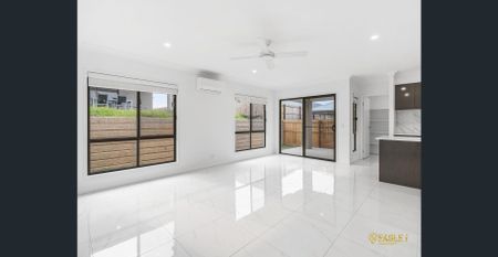 Modern 3 bed duplex in a convenient location - Photo 3