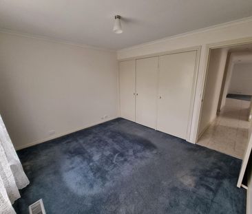 1/101 Fosters Road, Keilor Park VIC 3042 - Photo 4