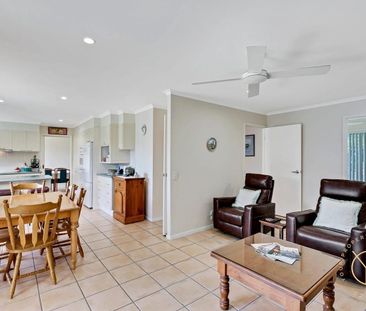 3 Bedroom Family Home with Pool in Maroochydore - Photo 1