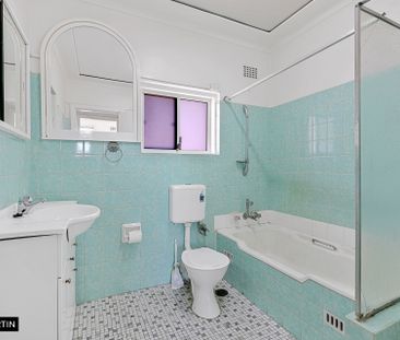 MGM MARTIN - TWO BEDROOM APARTMENT - Photo 4