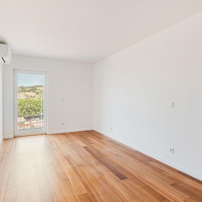 2 room luxury Flat for rent in Lisbon - Photo 1