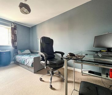 3 bedroom semi-detached house to rent - Photo 2