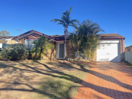 St Helens Park - Photo 2