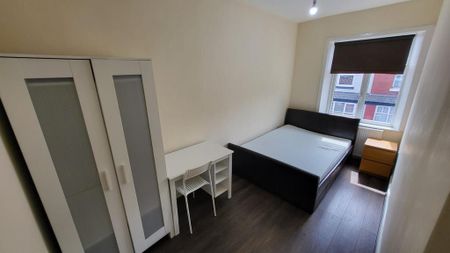 4 bedroom semi-detached house to rent - Photo 4