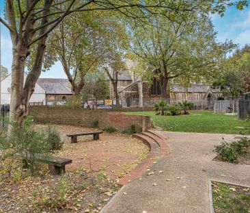 Hatfield Close - Photo 1