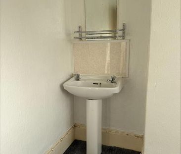 Serviced Room, Room 4, 47 Malone Avenue, Belfast, BT9 6EP - Photo 3