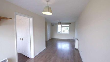 Ground Lane, Hatfield, AL10 - Photo 2