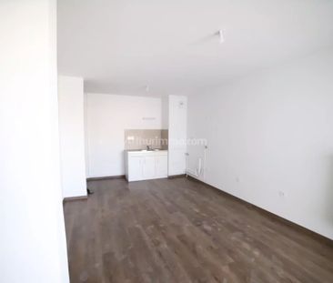 Location Appartement 2 pièces 43 m2 à Reims - Photo 4