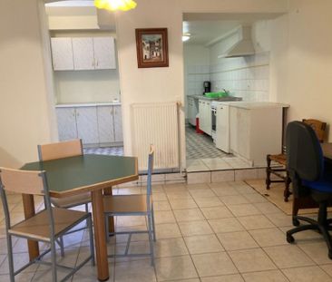 SPACIEUX STUDIO DE 50M² en centre ville parking gratuit - Photo 5