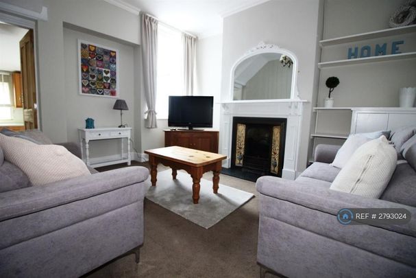 4 bedroom terraced house to rent - Photo 1