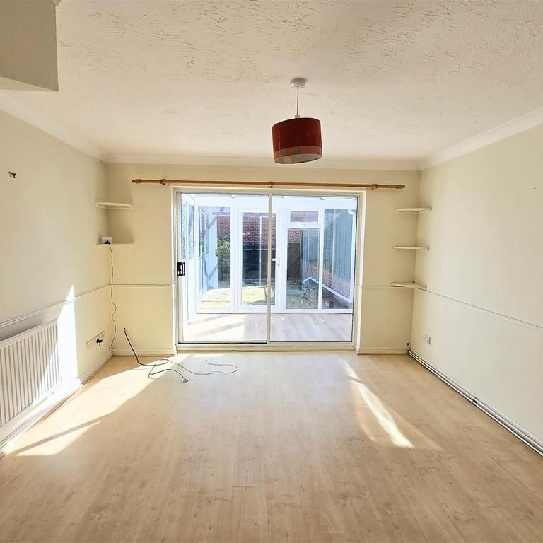 2 bedroom terraced house to rent - Photo 1