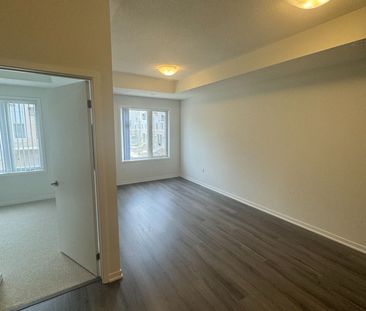 For Lease - 130 Honeycrisp Crescent Unit# TH 310, Vaughan, Ontario - Photo 5