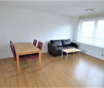 3 bedroom flat to rent - Photo 2