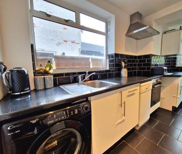 2 Bedroom End Terrace To Let - Photo 6