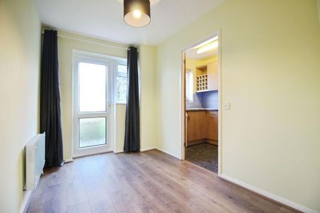 2 bedroom end of terrace house to rent - Photo 2