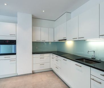 Modern city apartment right by the Oerlikon/Marktplatz train station! - Foto 1