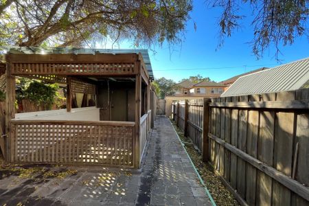 Quaint Terrace in the Heart of Kogarah - Photo 3