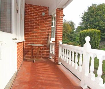 3 bedroom flat to rent - Photo 2