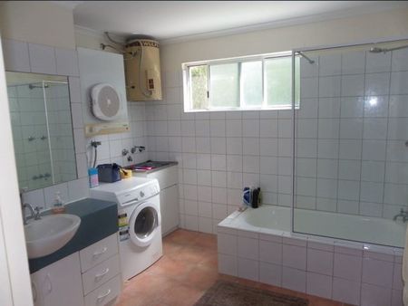 2 Bedroom Unit Close to Darwin CBD – Pool in Complex - Photo 2