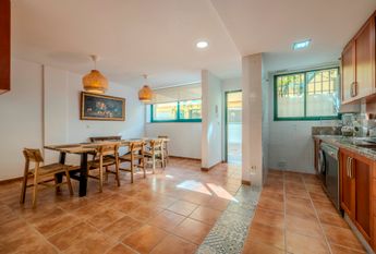 FOR RENT: SPACIOUS AND ELEGANT 4-BEDROOM BUNGALOW FOR LONG TERM